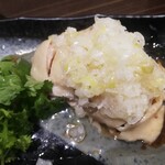 名古屋コーチンと本格鶏料理 隠れ家個室 鶏の久兵衛 - 蒸し鶏ネギソース