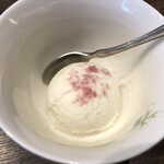 炭火焼肉 久 - 練乳アイス