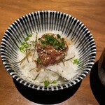 馬桜 - 馬肉ごまだれ丼