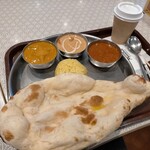 indokare-andonango-go-mumbai - 同じくトリプルカレーセット特別価格1070円が960円(・Д・)ノ  ドリンク（ホットチャイ）は+110円