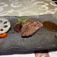 神戸牛 八坐和 阪急三宮店 - 神戸牛もも肉