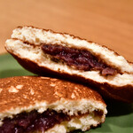 亀十 - どら焼き（つぶあん）@360円：断面