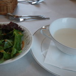 レストラン・アダージョ - パスタランチのスープとサラダ