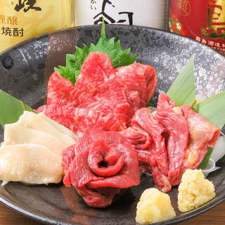 Enjoy Kyushu cuisine including horse sashimi to your heart's content! Fresh fish is also recommended.