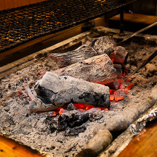 A special charcoal-grilled restaurant where adults who know everything about luxury gather.