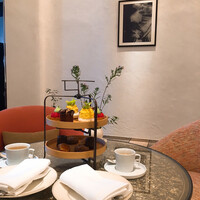 ベージュ アラン・デュカス 東京 - 