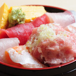 Maguro Yasanno Sushidokoro - 海鮮丼