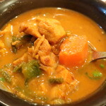 Nimuta - ネパールスープカレー "Nepali Soup Curry" ※鶏モモ，ジャガイモ，インゲン，ピーマン，ニンジン，タマネギ，青豆