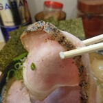 裏武蔵家 - 那須塩原で勉強してきたチャーシュー
      もはや一品料理でした