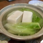 居酒屋 みなみ - 「湯豆腐」600円也。