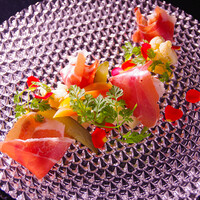 ”24ヶ月熟成”霜降り生ハムとピクルス