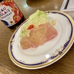 アサヒビール園 白石 はまなす館 - レタスと桃に生ハムのサラダ