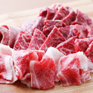 We are confident in the freshness and taste! Enjoy Yakiniku (Grilled meat) Wagyu beef and hormones with Yakiniku