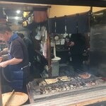 田代 - コレを見せられ、匂いを嗅がされ、諦めるしかないか・・・
      
      いやいや、待て待て。
      
      待つのも鰻だろ！！！
      
      ならば3時間   待つしかあるまいよ。
      
      
      ツレは挫折。
      
      
      
      
      