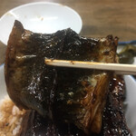 田代 - 腹裂きで皮目もバリッとヽ(´o｀
                                
                                いただきまーす！！！
                                
                                ぅ熱っちい！！！
                                
                                うなぎでヤケドしたの始めてかも。
                                
                                こんな熱々初めて！美味い！タレが甘く無いヤツ！
                                皮と身の間のアブラ美味っ！！！
                                
                                