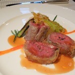 オチェーアノ - （2012/7月）「トイストーリーマニアディナーコース」の「仔羊鞍下肉のフィロ包みロースト」