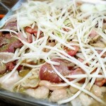 東京ホルモン - 心舌にサガリ、野菜を投入じゃ〰