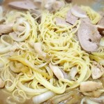 東京ホルモン - 麺も投入し、いよいよクライマックスに突入！