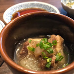 炭火焼肉 久 - すじ煮込み