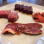 炭火焼肉 久 - 特選肉　レバー　ハツ