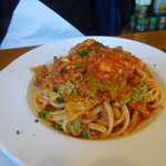 フォセッタ - 色々魚のラグーとキャベツのトマトソース