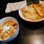 中華ソバ 伊吹 - 