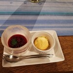 野の花山荘 - デザートは暖炉の横で食べる