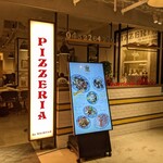 アンティーカ・ピッツェリア・ダ・ミケーレ - 入り口