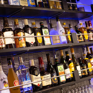 多彩なお酒と本場エスニック料理を気軽に！