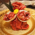 天下一の焼肉 将泰庵 - お誕生日豪華肉ケーキ