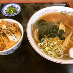 小笠原食堂 - 半カツ丼&ラーメンセット