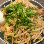 そらのいろ麹町本舗 - 肉炒めもやし　味玉サービス