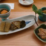寿司割烹 魚紋 - 一口つまみのセット。
