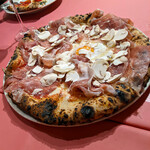 エッセ ドゥエ - 『pizza Prosciutto Uova』　２，４５３円（税込）