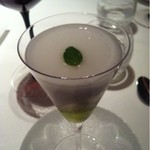 レストラン ラ フィネス - アヴァン・デセールはモヒートをイメージして。