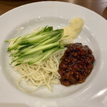 Asian Dining FOOD EIGHT - ジャージャー麺
