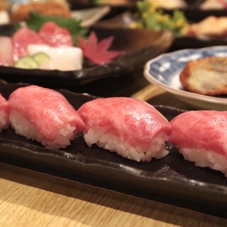 [Rare and special items] Matsusaka beef nigiri and Oma tuna head fatty tuna!