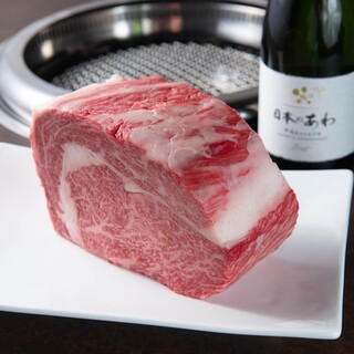 Carefully selected female wagyu beef ◆ Fresh, delicious, and cost-effective because you buy the whole cow! Rare parts also ◎
