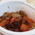 湘南茶屋 - 牛肉と玉ねぎのスパイス炒め