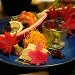田中屋旅館 - 富士の介　竹炭蒟蒻
      おくらとろろ湯葉
      紅芯大根紅葉
      山葵　酢味噌　昆布醤油