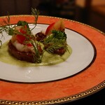 田中屋旅館 - 甲州ワイン牛と国産猪豚
      洋梨のソテーと車麩の豚肉もどき
      ブロッコリーの精進ホワイト
      ソース（豆乳）
      赤ピーマンとブロッコリーのオランダ煮　ディル