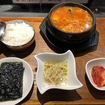 秀彬 - 牛すじ豆富チゲ税込900円