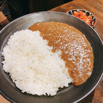 Sumibi Horumon Juu - 〆の並盛りカレー  辛口　880円