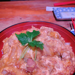 Panch - 親子丼。ご飯とタマゴの間に刻み海苔がありますよ♡