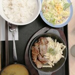 松屋 - 牛リブロースカットステーキ定食　890円