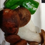 A5仙台牛焼肉食べ放題 肉十八 - エリンギ ピーマン しいたけ