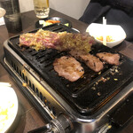 仙台牛焼肉　と文字 - 