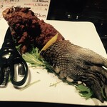 珍獣屋 - ワニの手一本揚げ