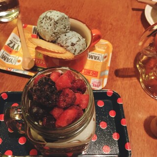 HARA ANNUAL VII カフェ HARA ANNUAL VII カフェ 経験いっぱいのすずらん通りとおいしい