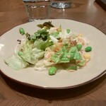 ブッチャー・リパブリック 武蔵小杉グランツリー シカゴピザ ＆ グリル - トマトドレッシングのサラダ